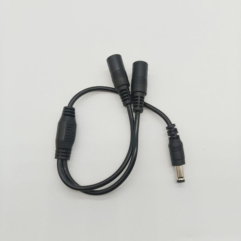 Robuuste 1-naar-2 DC-stroomspl - Outdoor Use Power Strip recensie en prijs